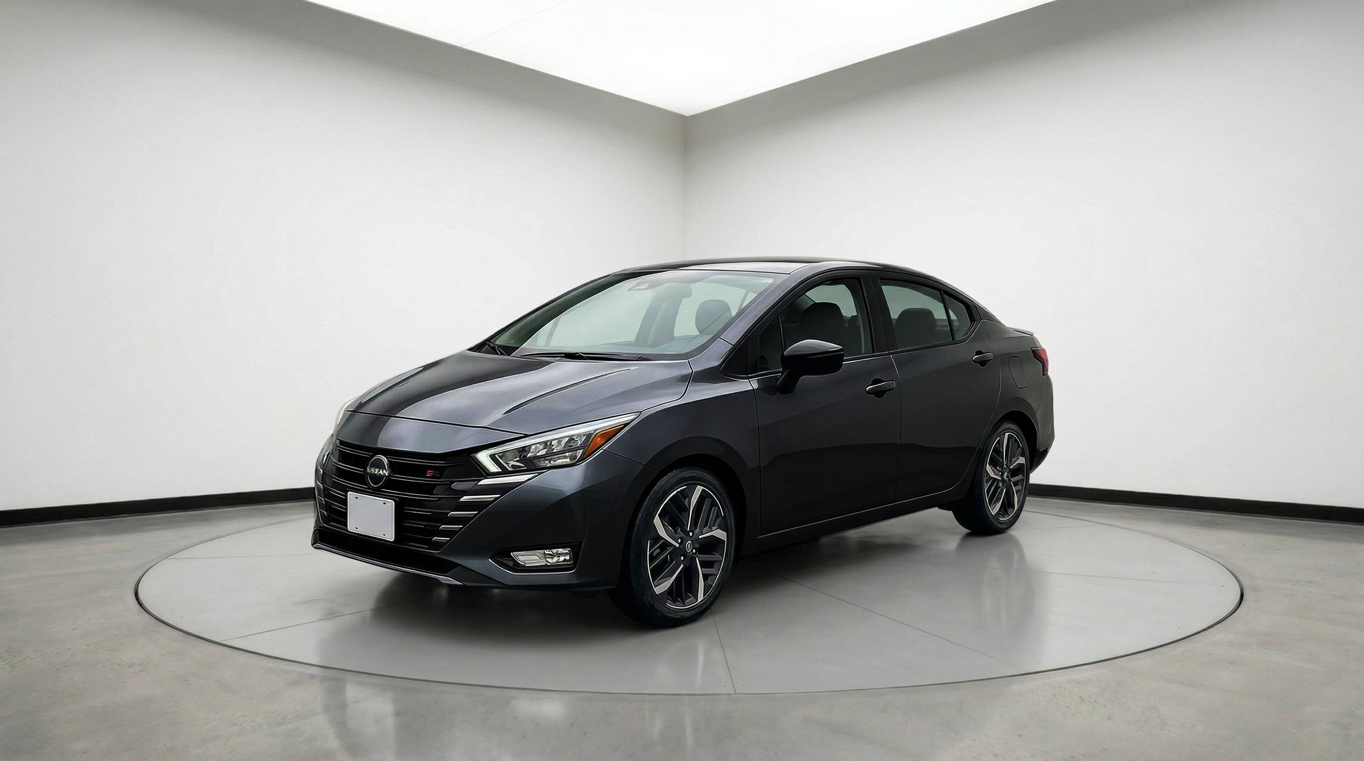 2024 Nissan Versa SR 4dr Sedan